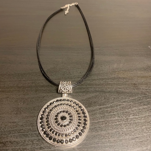 🦚Pick 2/$12- Black Leather Necklace with Silver and Black Accented Pendant - Picture 4 of 4